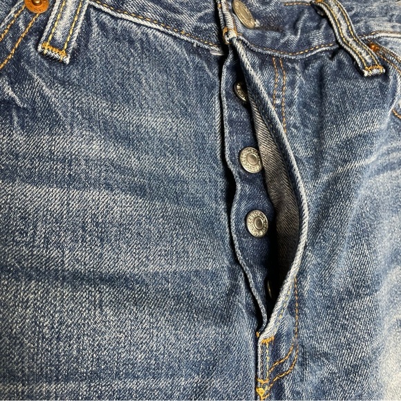 Levi’s Premium Denim 501 Cutoff Jean Shorts Size 32 - Picture 2 of 9